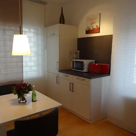 Appartement Huttenstrasse 22c *