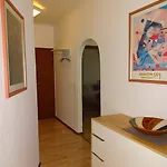 Apartmán Huttenstrasse 22c *