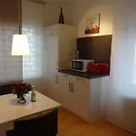Apartmán Huttenstrasse 22c *