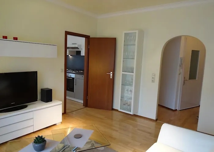 Apartament Huttenstrasse 22c