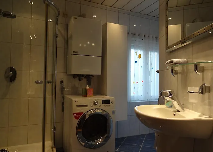 Apartament Huttenstrasse 22c