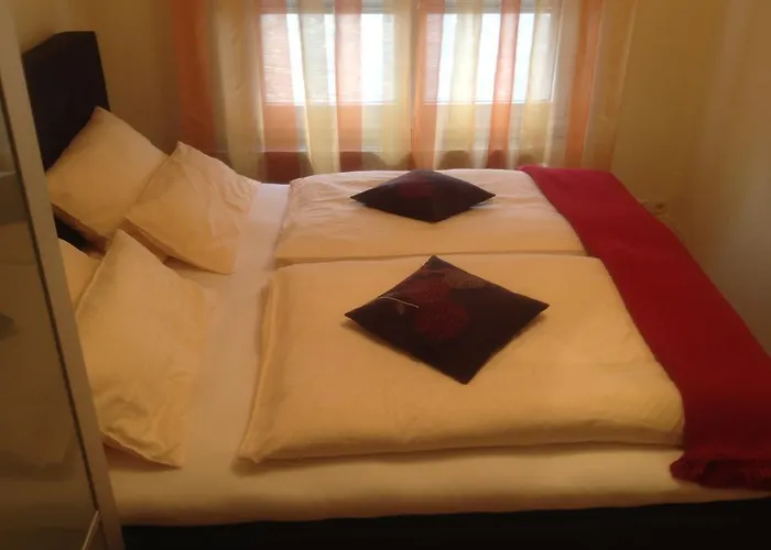 Apartament Huttenstrasse 22c