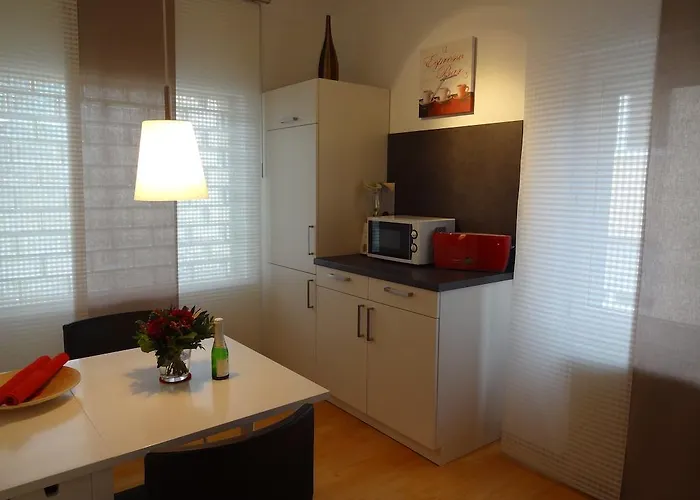 Apartament Huttenstrasse 22c *